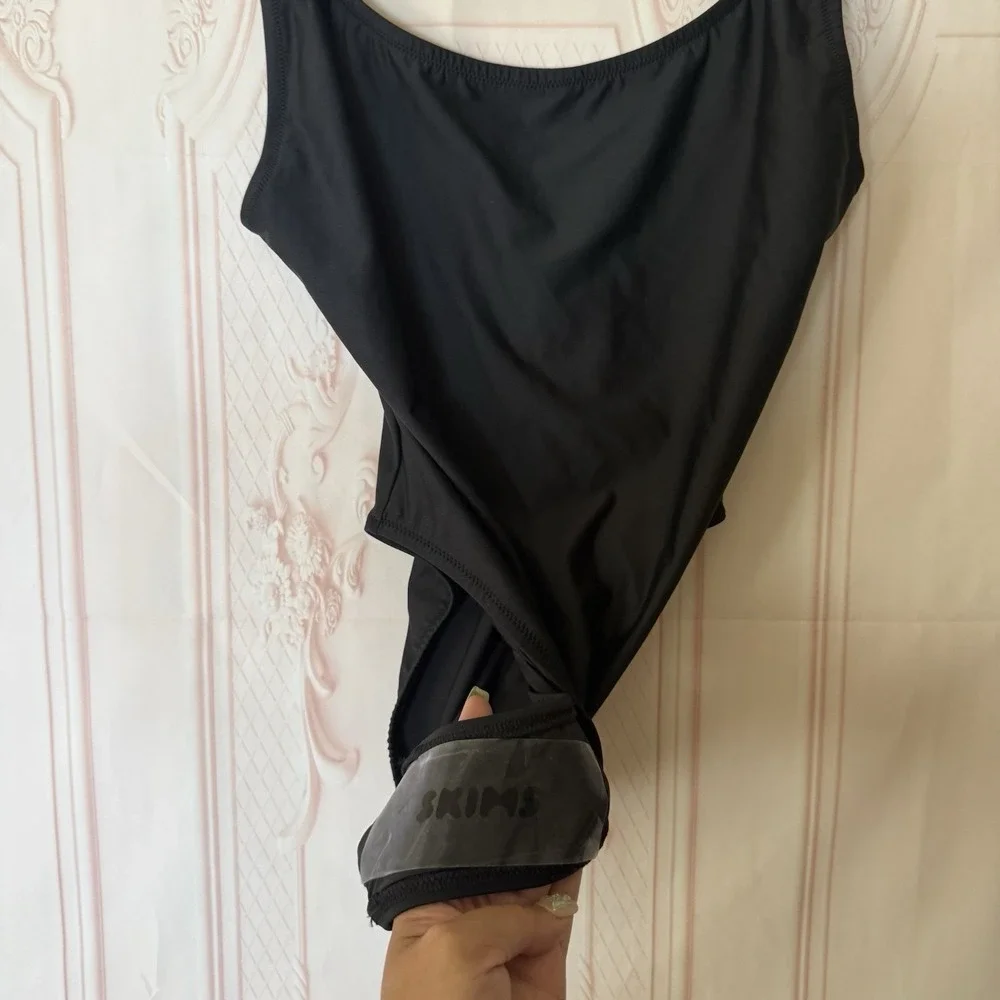 Skims Signature Swim Scoop Neck One Piece Onyx Black Women's Size M NWT